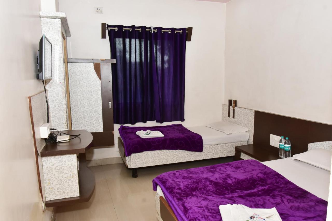 Hotel Temple Sai Ширди Экстерьер фото