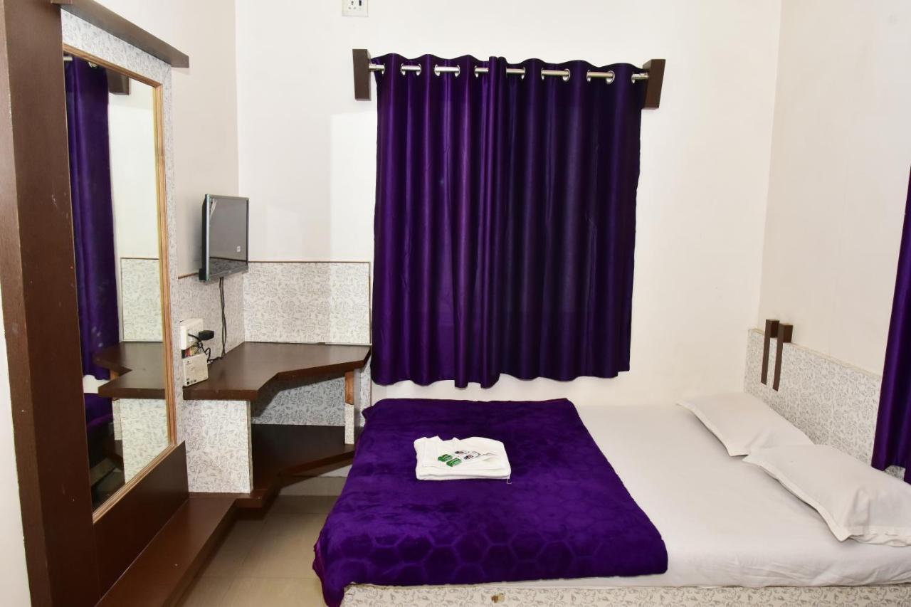 Hotel Temple Sai Ширди Экстерьер фото
