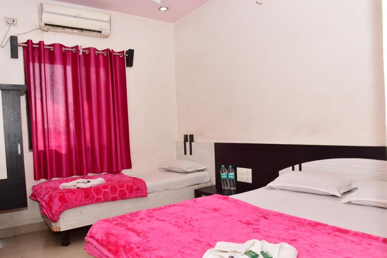 Hotel Temple Sai Ширди Экстерьер фото